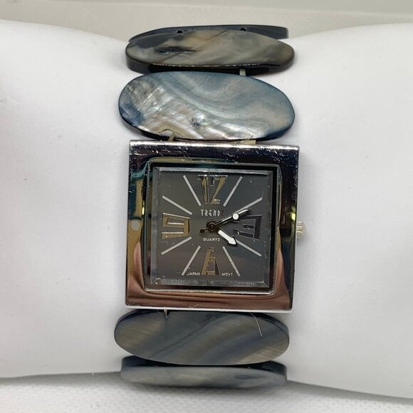 Trendz women watch abalone elastic band size 7” 32mm silver tone case running - Picture 1 of 8